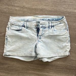 Old Navy boyfriend shorts. Size 4 regular.